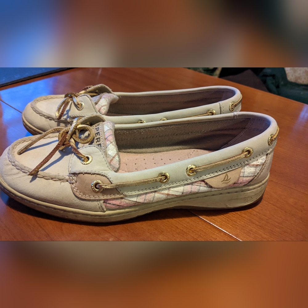 Sperry Topsider Burberry sequence pattern!
